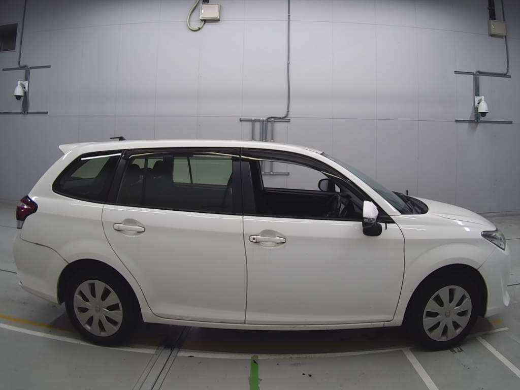 2017 Toyota Corolla Fielder NRE161G[2]