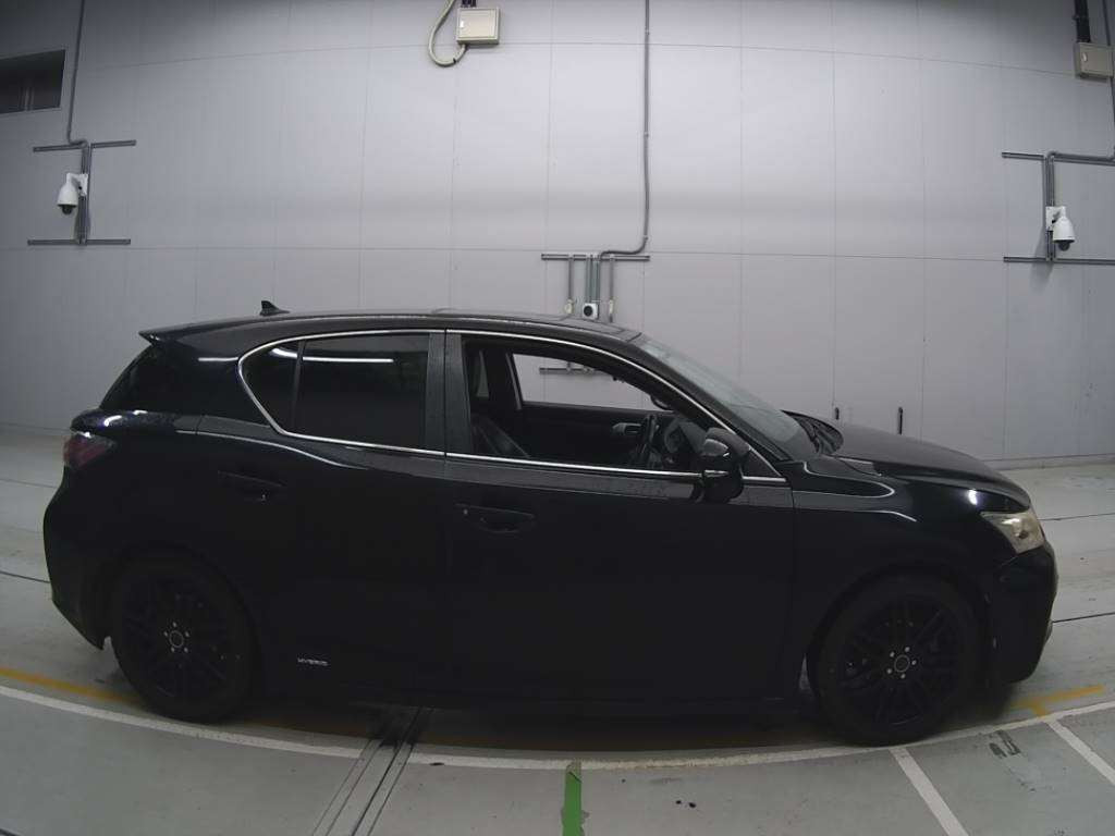 2011 Lexus CT ZWA10[2]