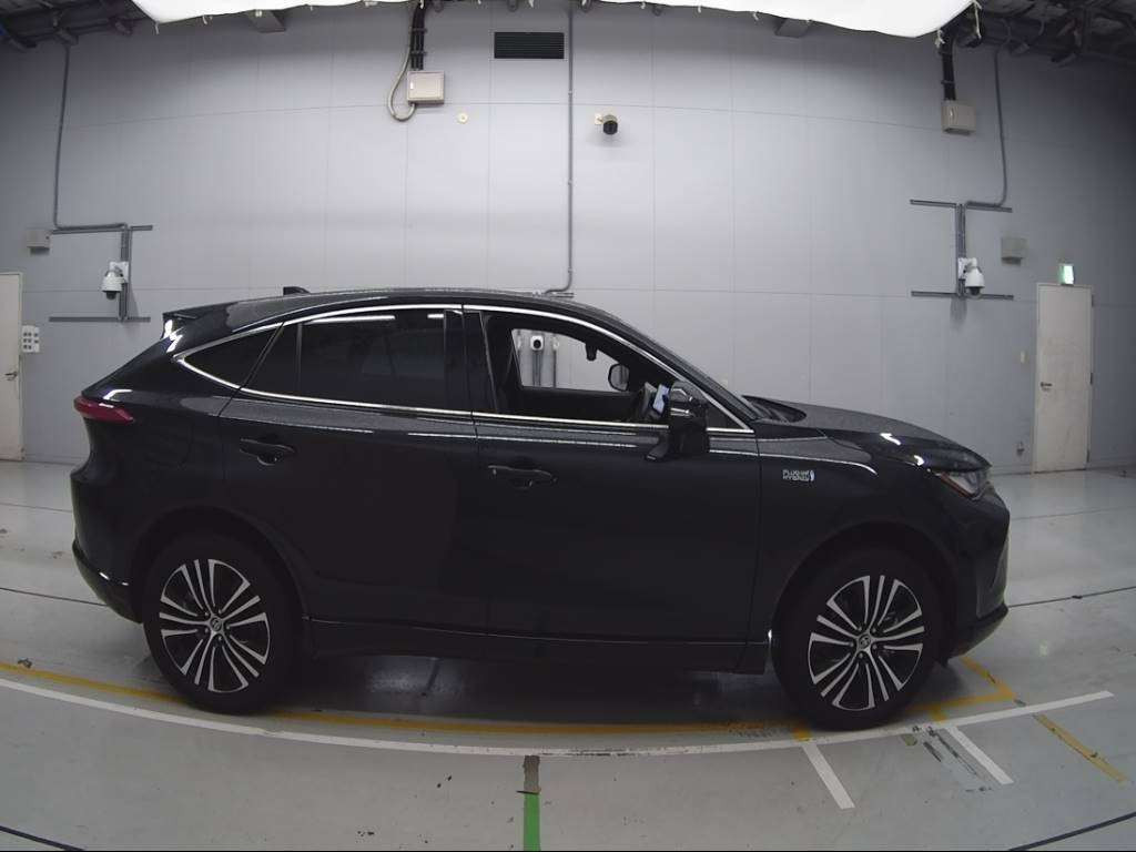 2023 Toyota Harrier PHEV AXUP85[2]