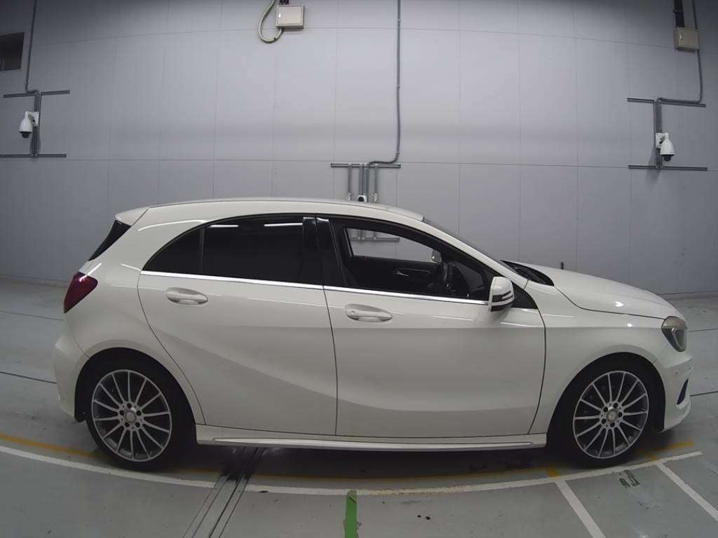 2014 Mercedes Benz A-Class 176042[2]