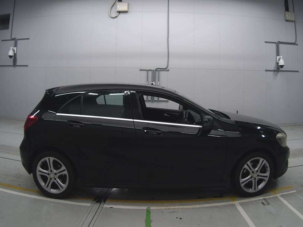 2013 Mercedes Benz A-Class 176042[2]