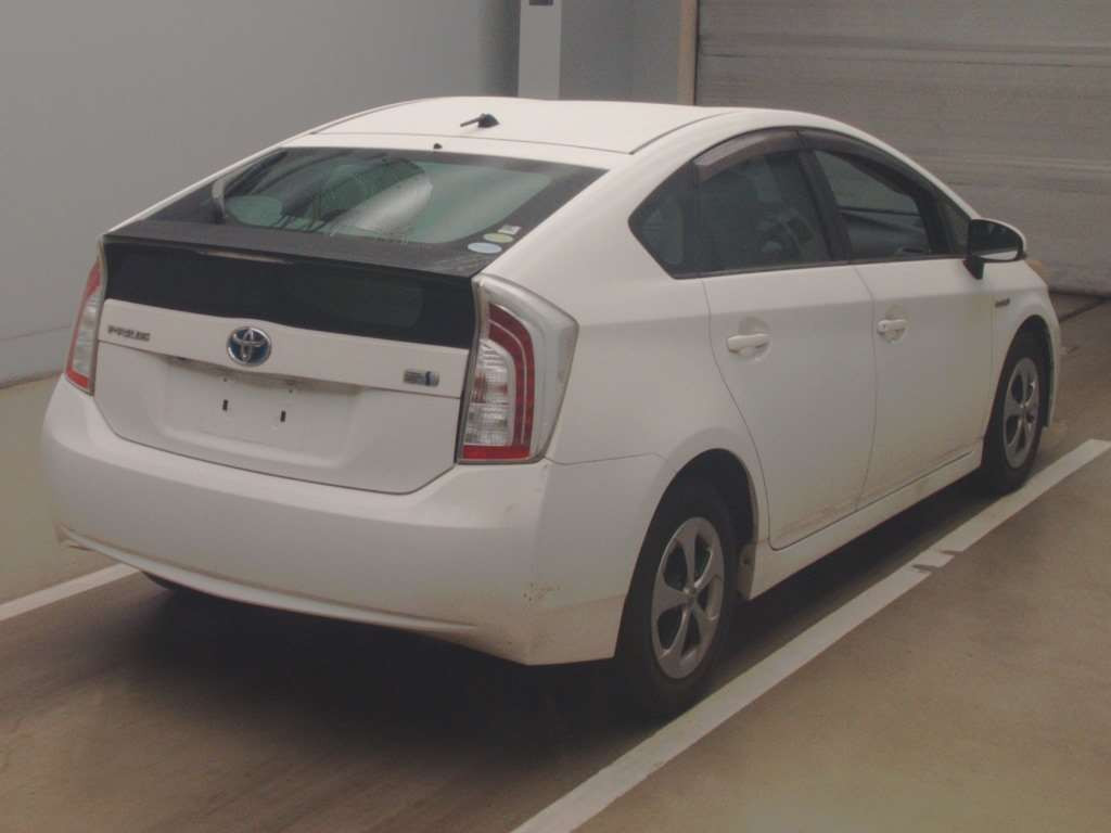 2013 Toyota Prius ZVW30[1]