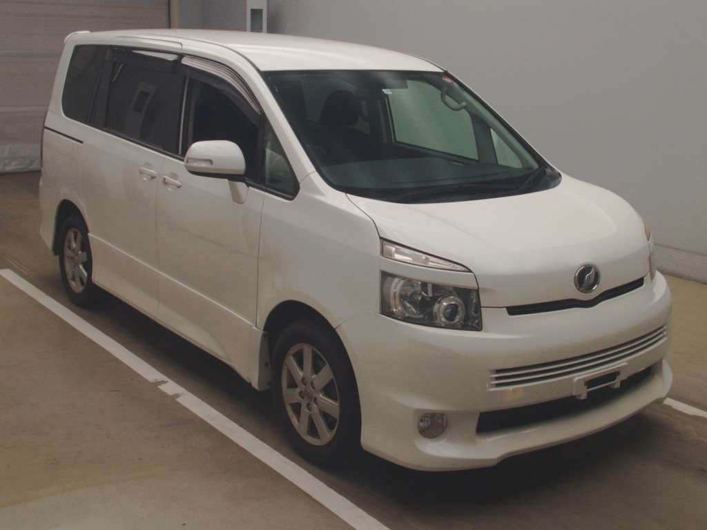 2009 Toyota Voxy ZRR70W[2]