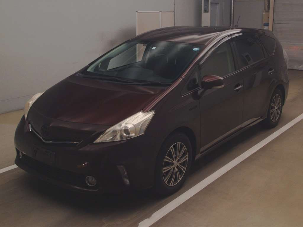 2013 Toyota Prius alpha ZVW41W[0]