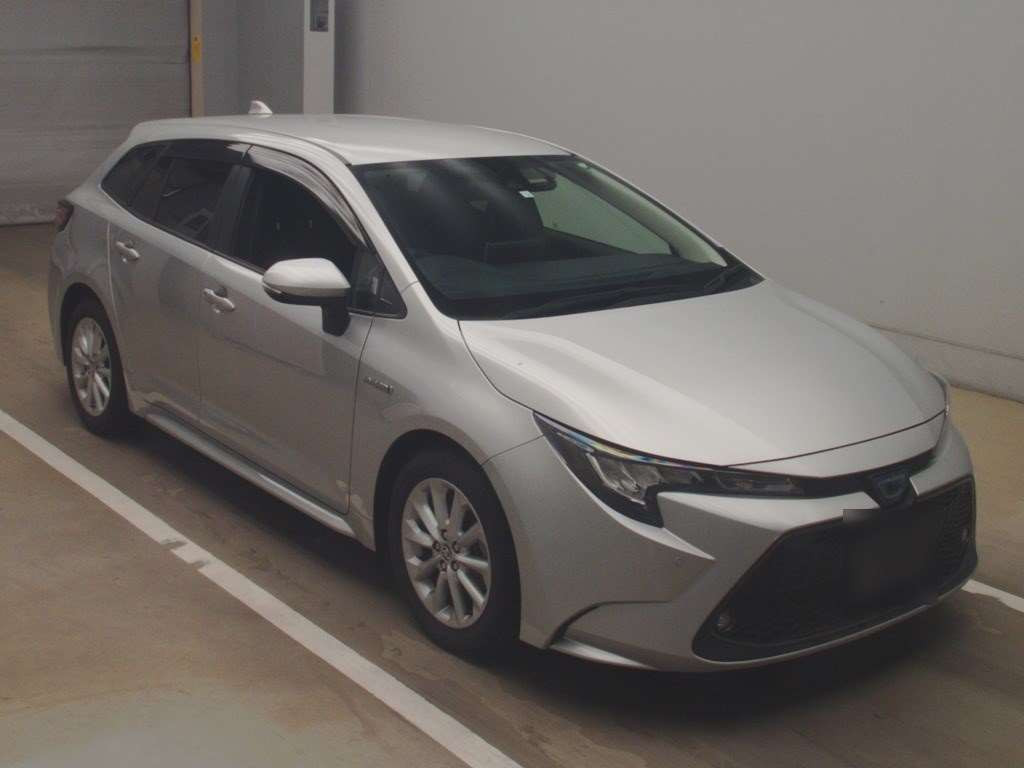 2020 Toyota Corolla Touring Wagon ZWE211W[2]