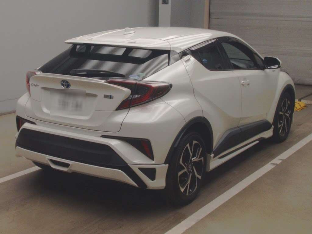 2017 Toyota C-HR ZYX10[1]