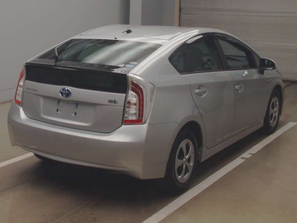 2013 Toyota Prius ZVW30[1]