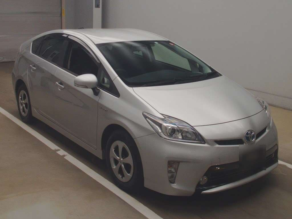 2013 Toyota Prius ZVW30[2]