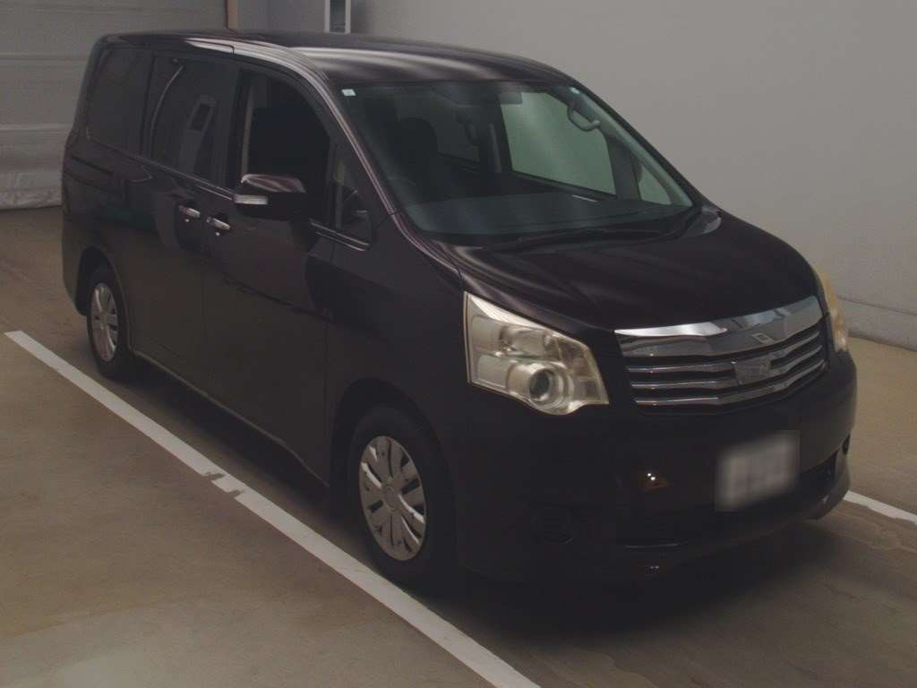 2013 Toyota Noah ZRR70G[2]