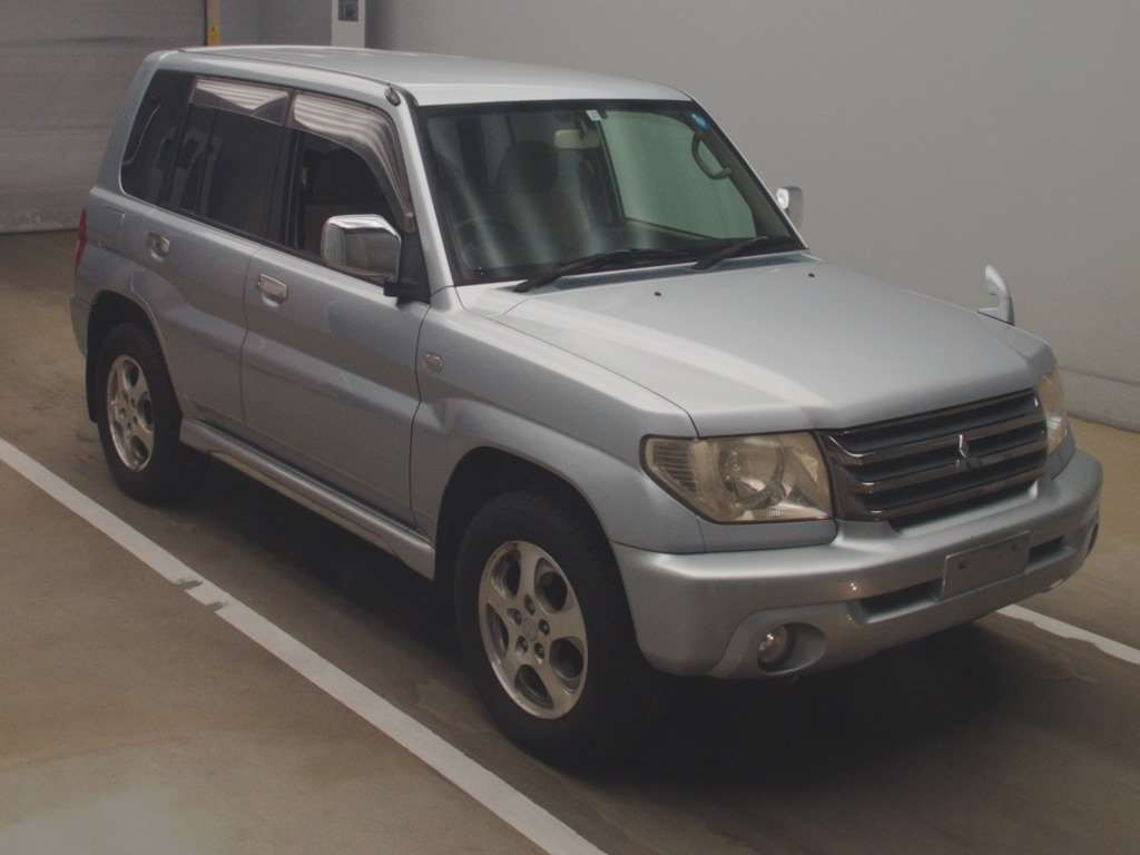 2005 Mitsubishi Pajero iO H76W[2]