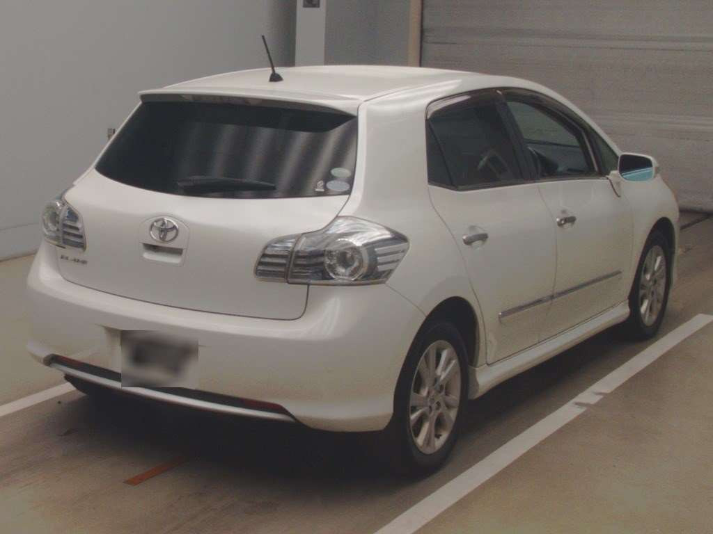 2011 Toyota Blade AZE156H[1]