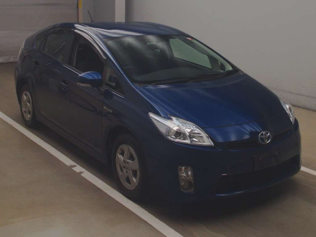 2010 Toyota Prius ZVW30[2]