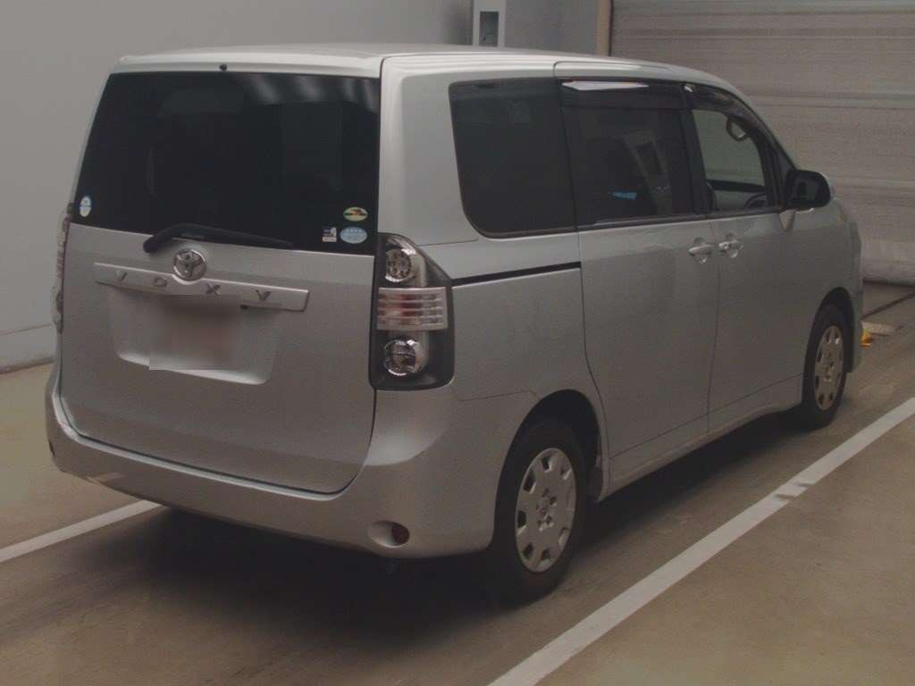 2008 Toyota Voxy ZRR70G[1]