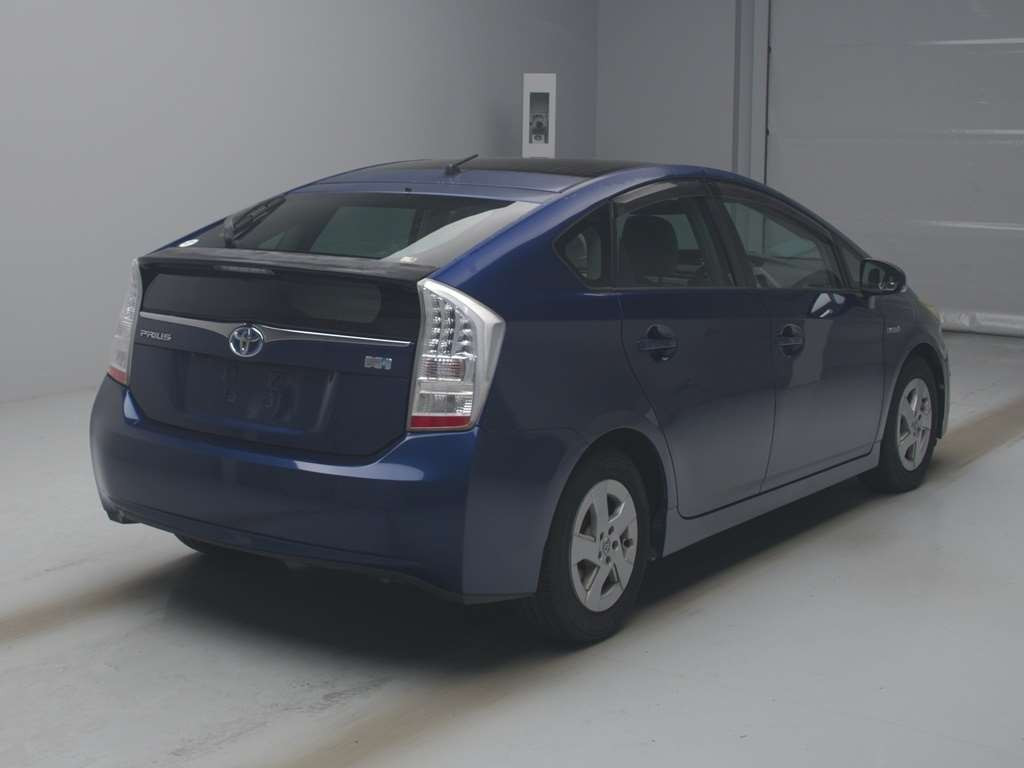 2010 Toyota Prius ZVW30[1]