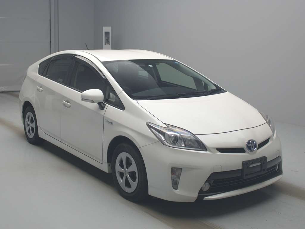 2013 Toyota Prius ZVW30[2]