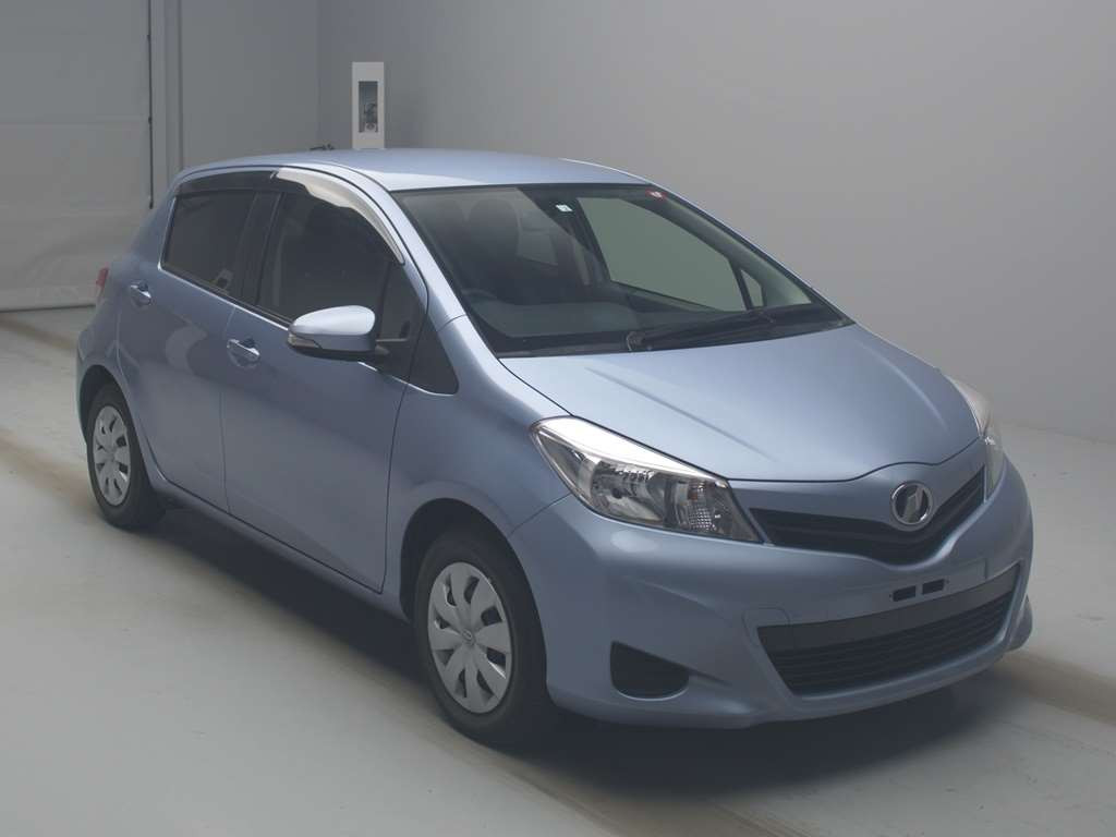 2014 Toyota Vitz NSP130[2]