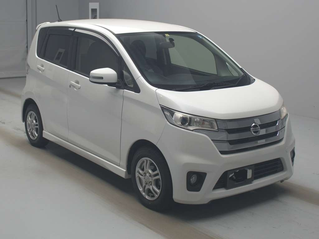 2015 Nissan DAYZ B21W[2]