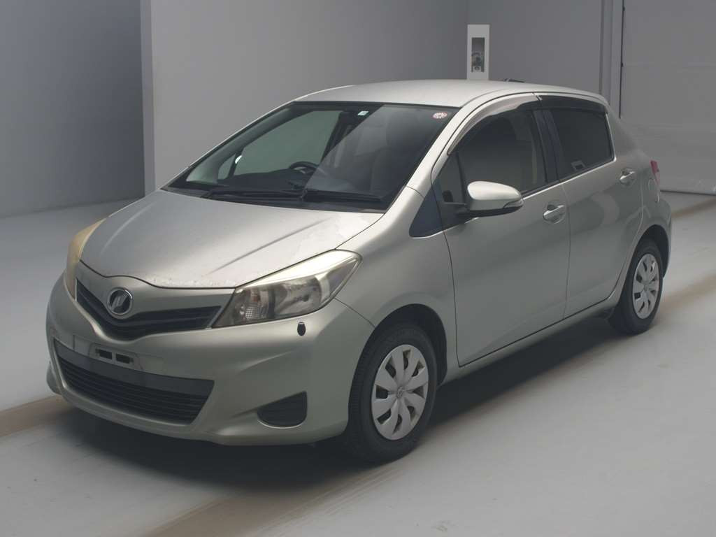 2011 Toyota Vitz NSP130[0]