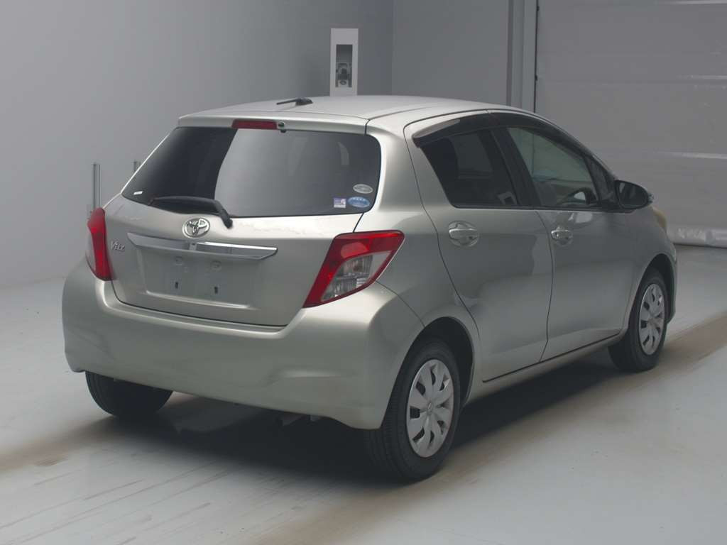 2011 Toyota Vitz NSP130[1]