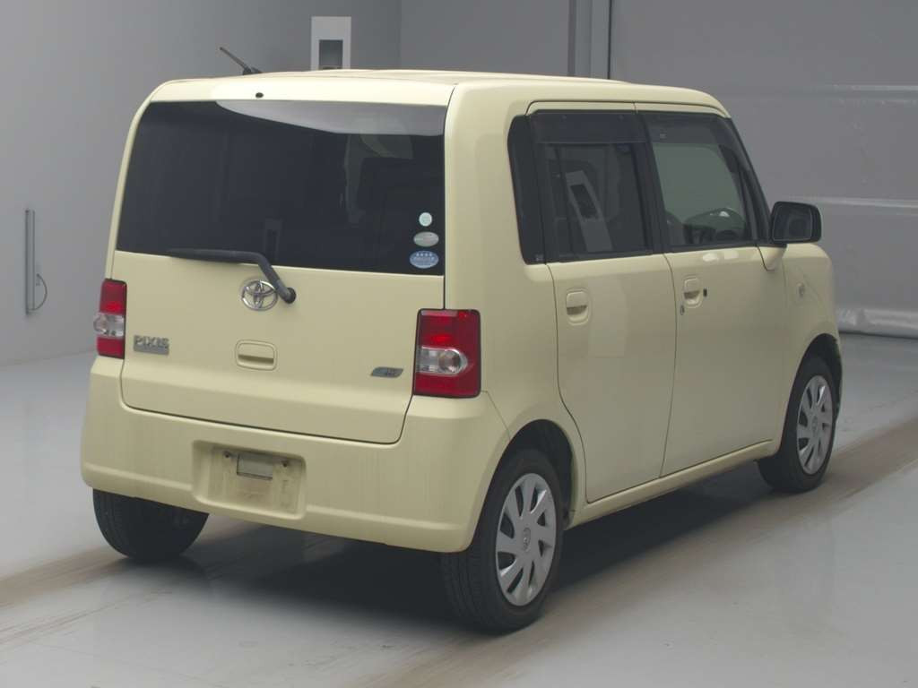 2013 Toyota Pixis Space L575A[1]