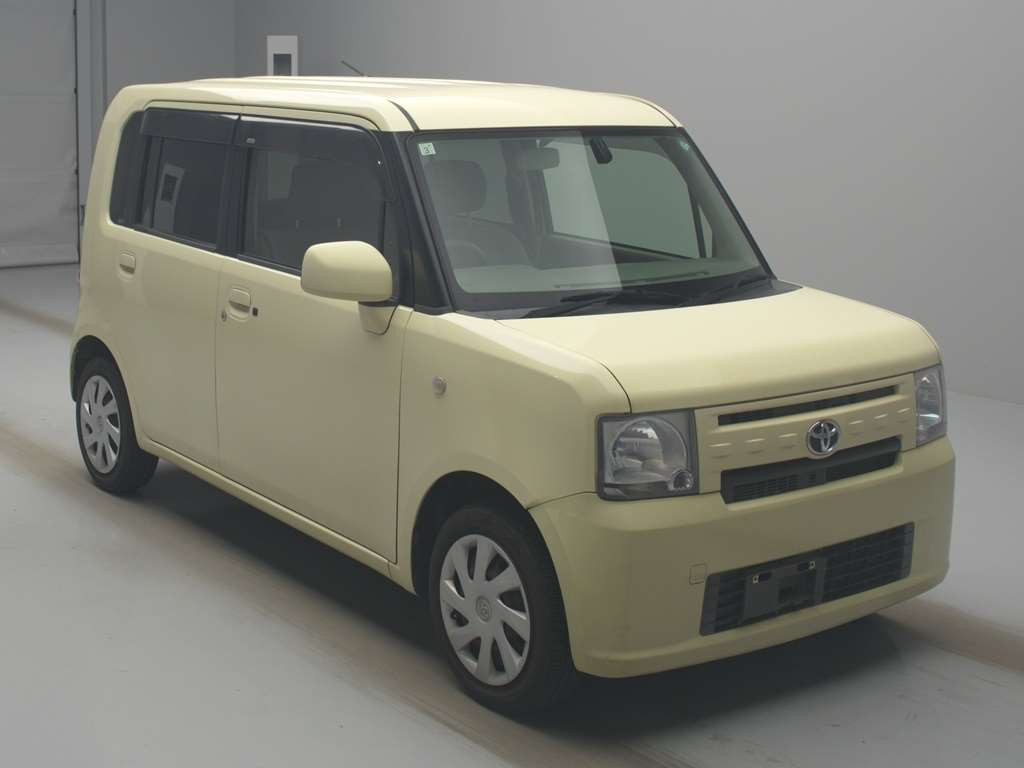 2013 Toyota Pixis Space L575A[2]