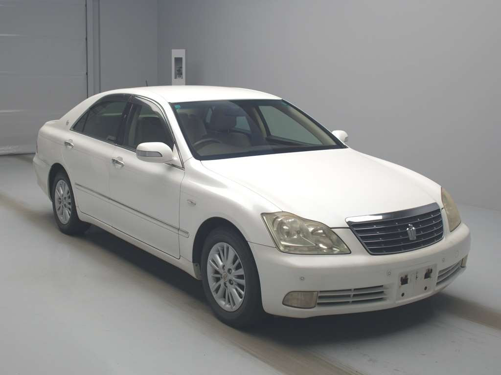 2004 Toyota Crown GRS182[2]