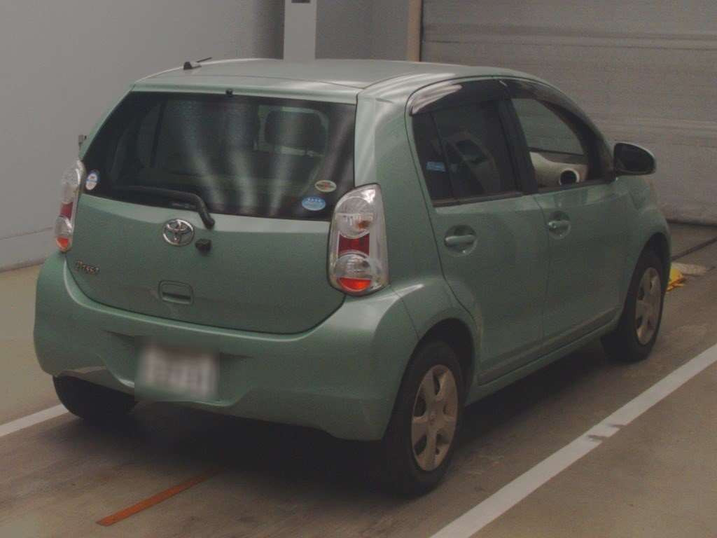 2010 Toyota Passo KGC30[1]