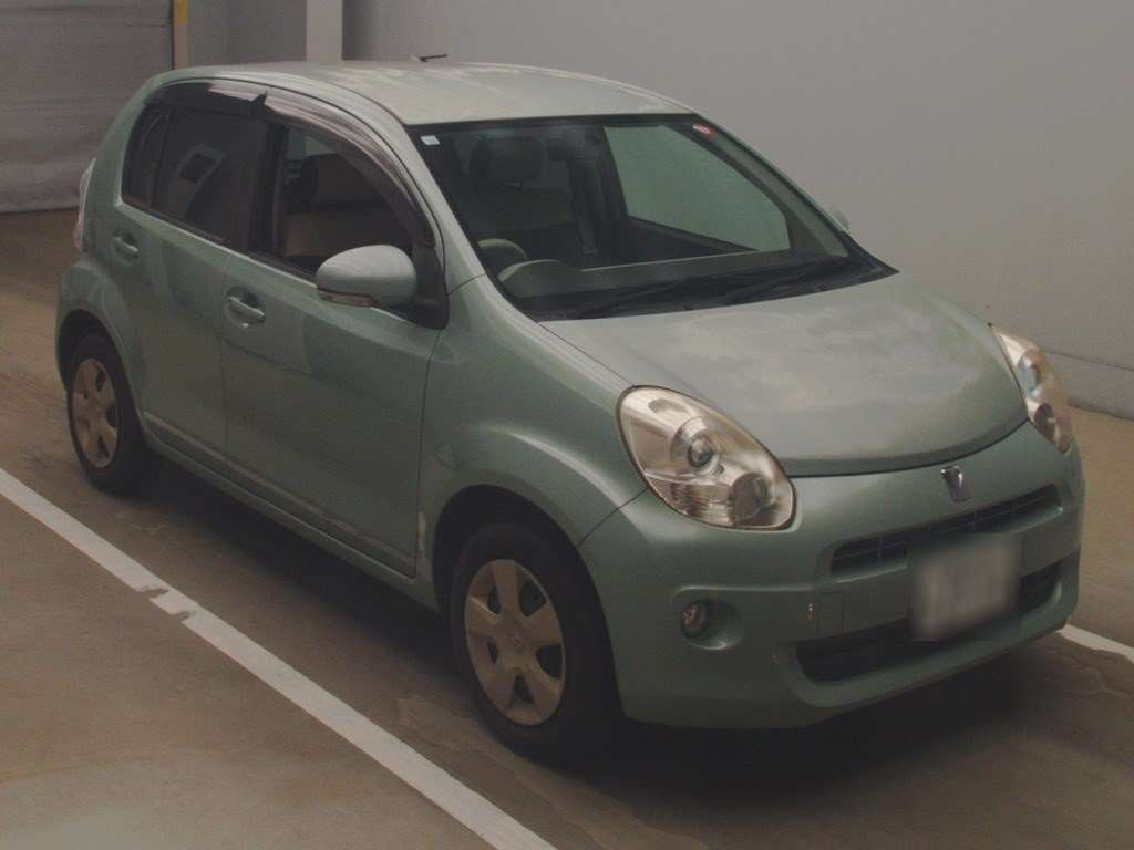 2010 Toyota Passo KGC30[2]