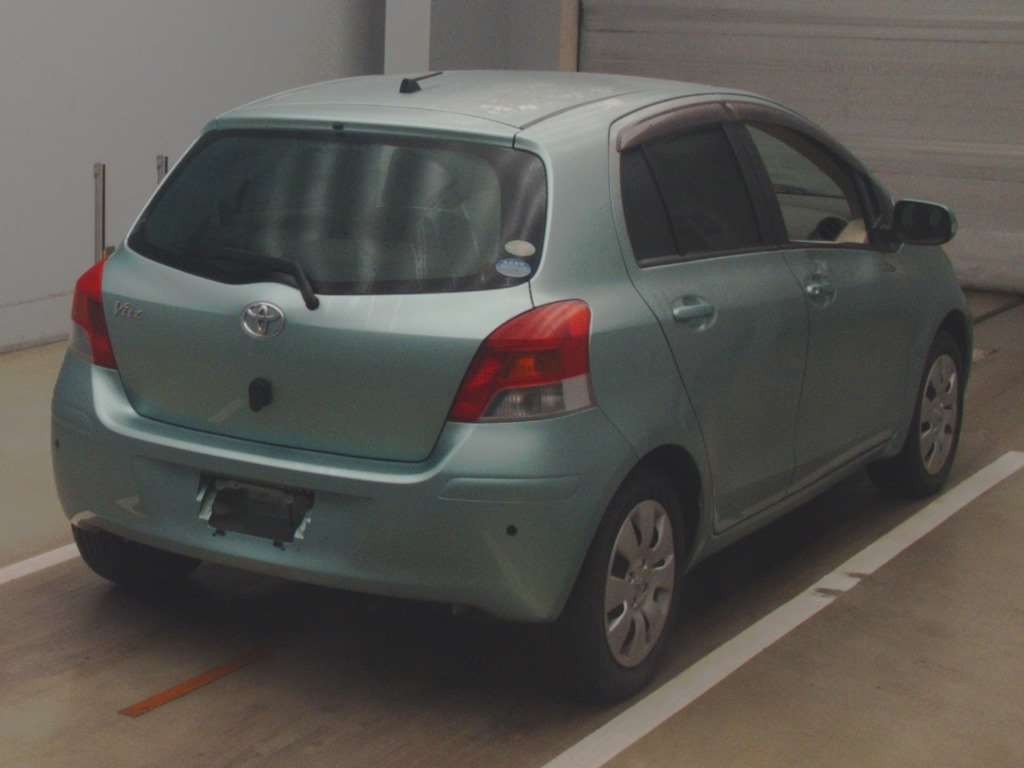 2009 Toyota Vitz SCP90[1]