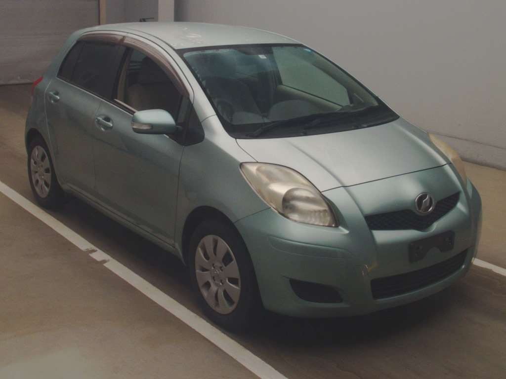 2009 Toyota Vitz SCP90[2]