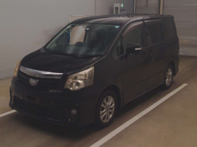 2011 Toyota Noah