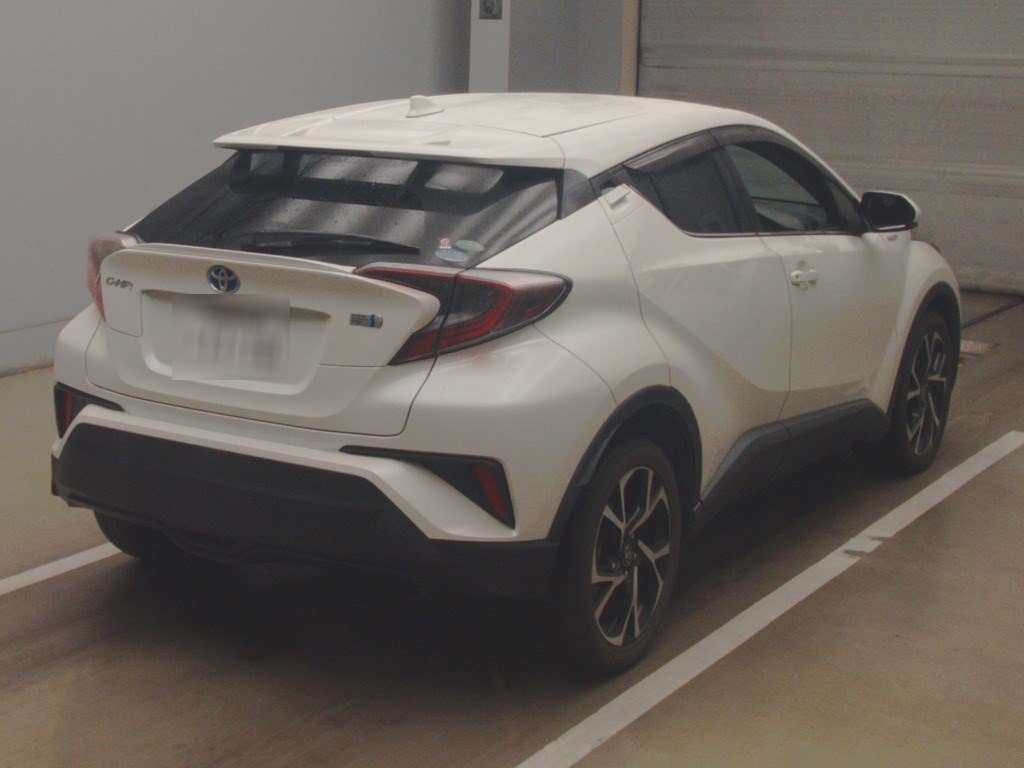 2017 Toyota C-HR ZYX10[1]