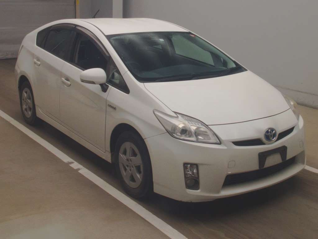 2011 Toyota Prius ZVW30[2]