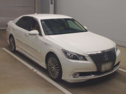 2016 Toyota Crown Majesta