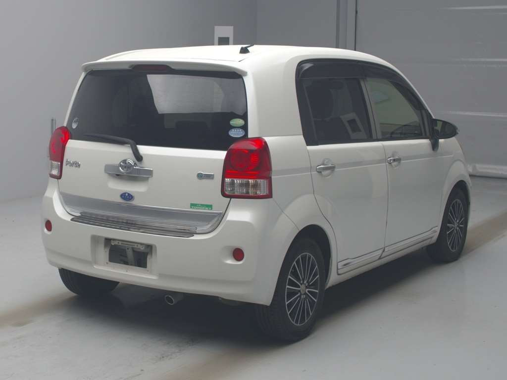 2012 Toyota Porte NCP141[1]