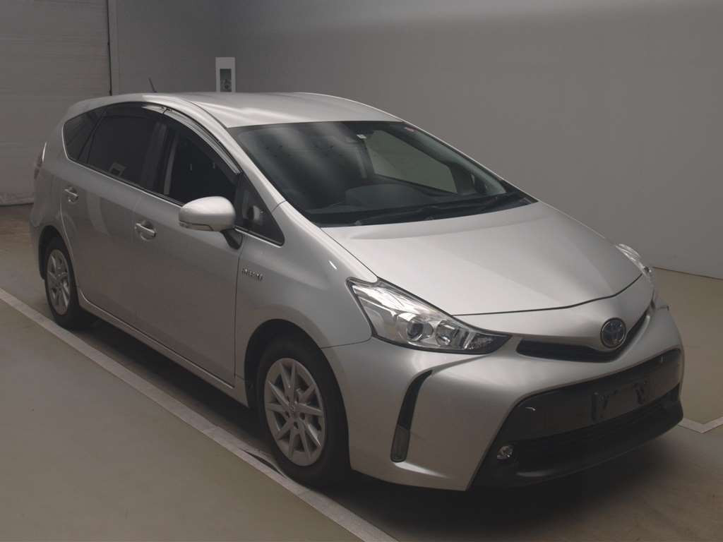 2019 Toyota Prius alpha ZVW41W[2]