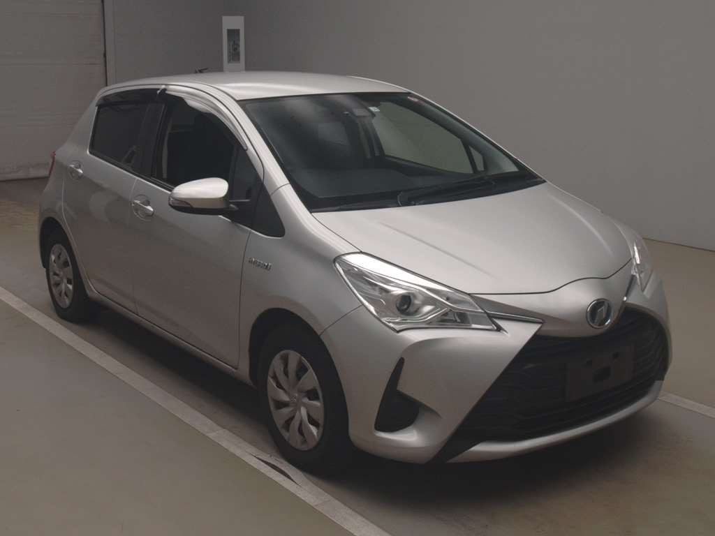 2019 Toyota Vitz NHP130[2]