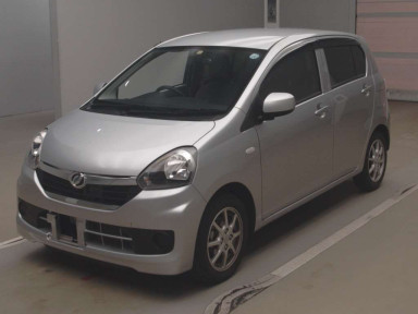 2015 Daihatsu Mira es