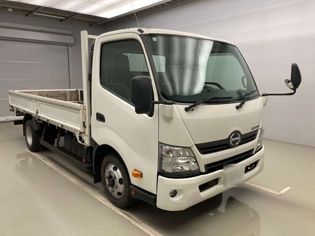 2017 Hino DUTRO XZU712M[2]