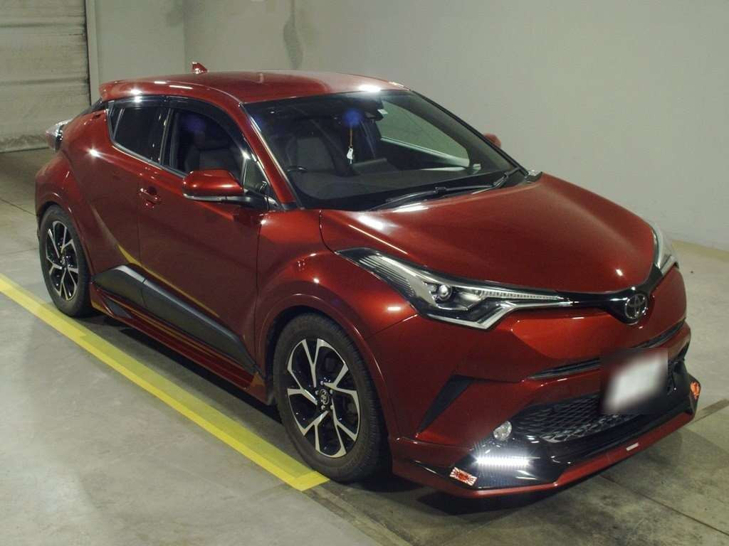 2017 Toyota C-HR NGX50[2]