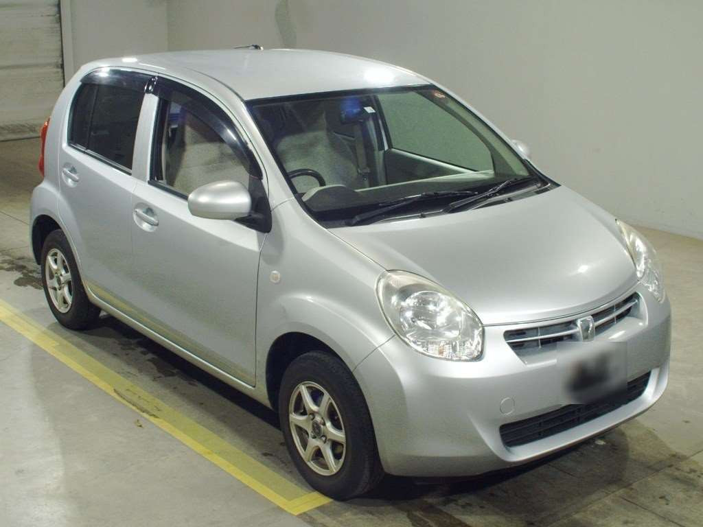 2010 Toyota Passo KGC35[2]