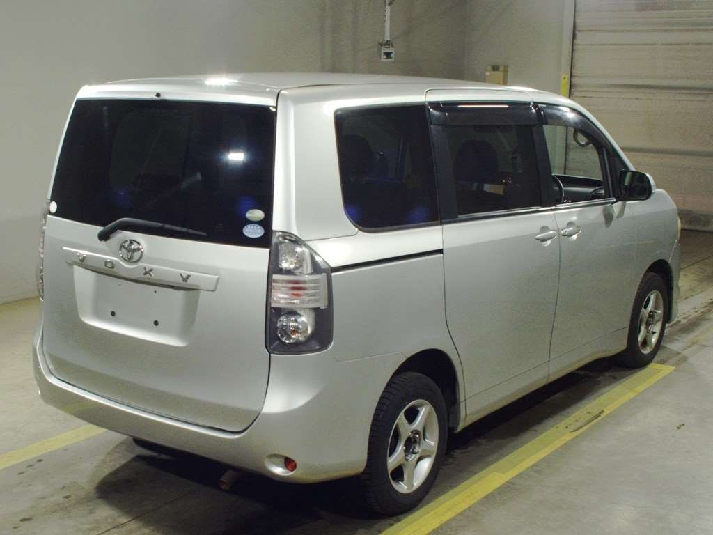 2009 Toyota Voxy ZRR75G[1]