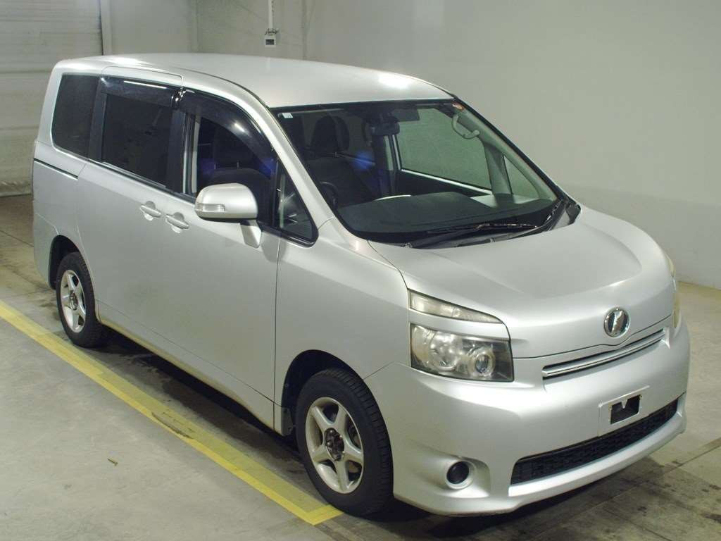 2009 Toyota Voxy ZRR75G[2]