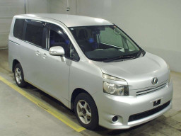 2009 Toyota Voxy