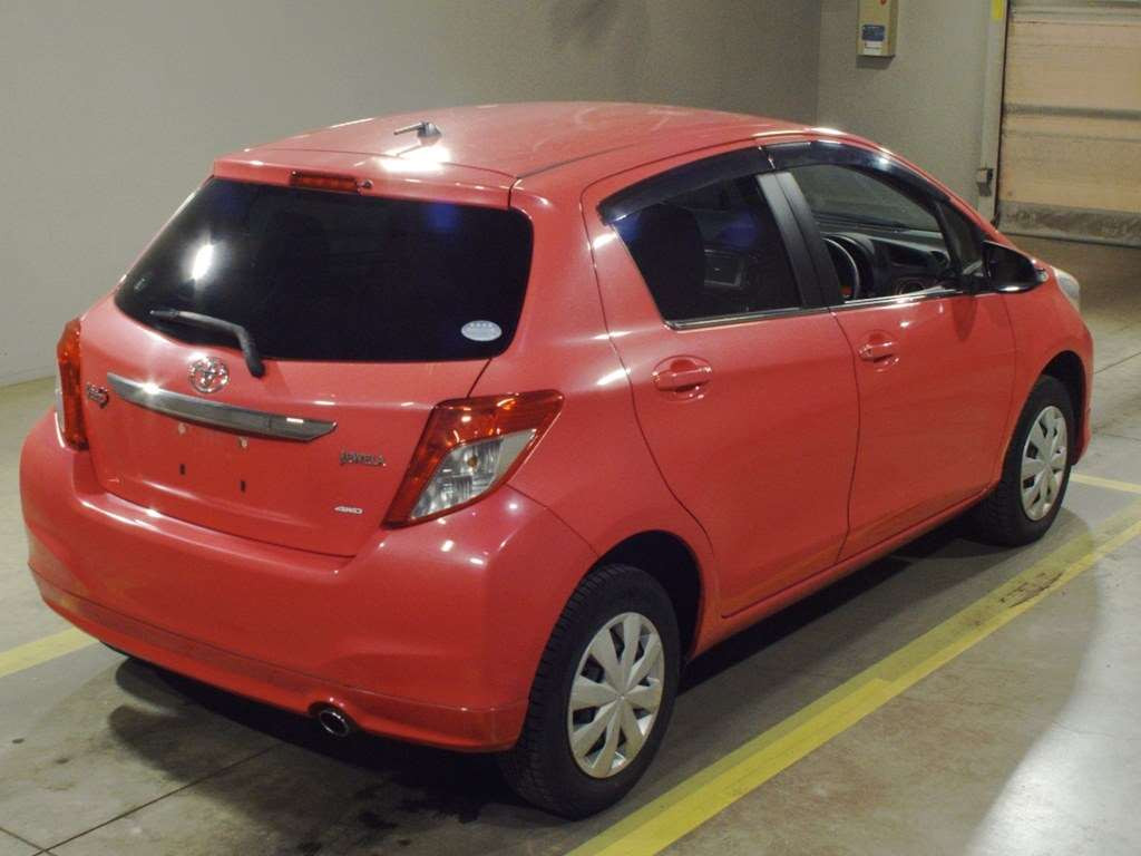 2013 Toyota Vitz NSP135[1]