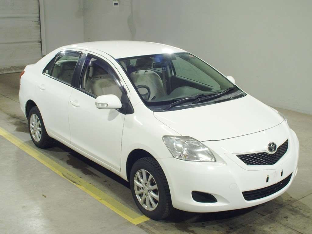 2011 Toyota Belta NCP96[2]