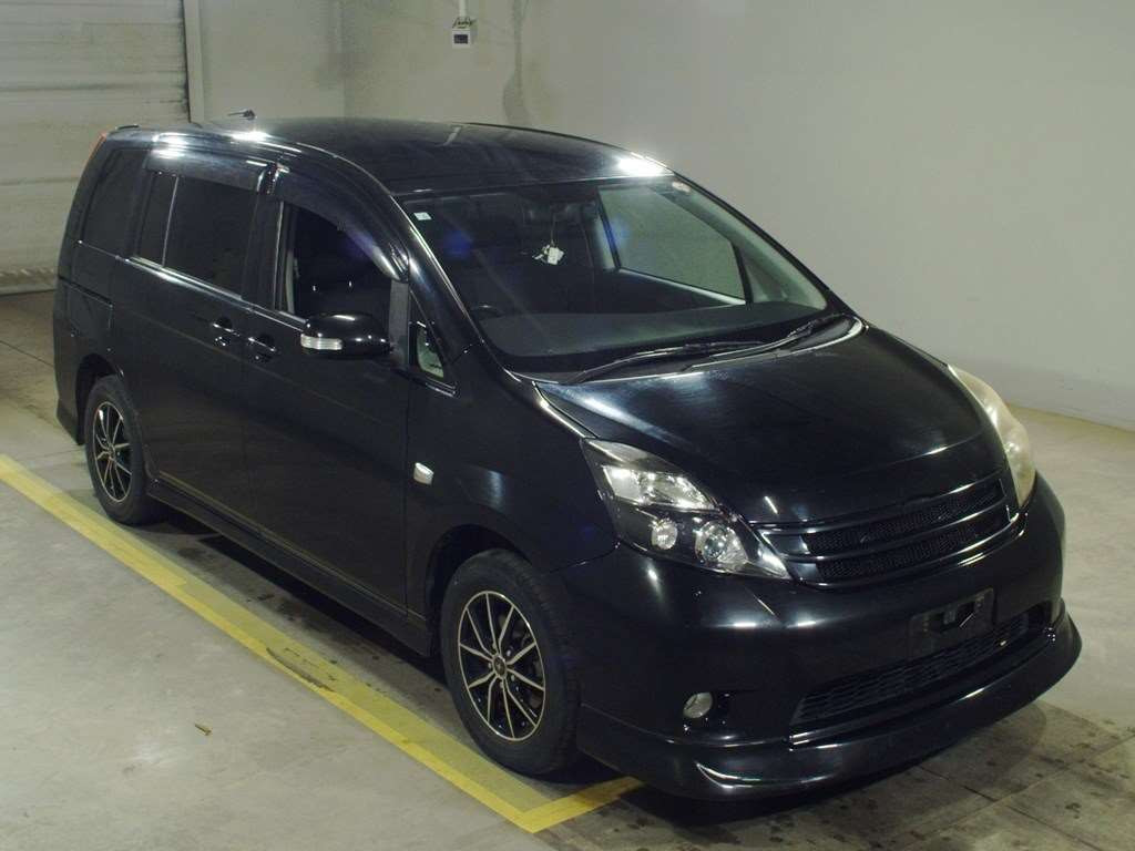 2010 Toyota Isis ZGM15W[2]