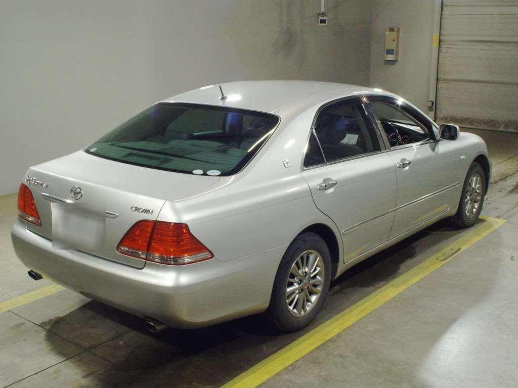 2005 Toyota Crown GRS183[1]