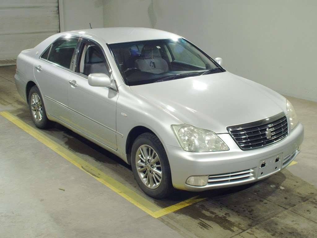 2005 Toyota Crown GRS183[2]