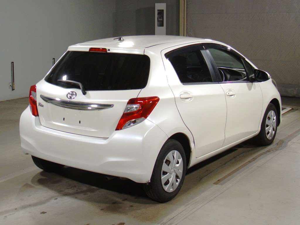 2016 Toyota Vitz KSP130[1]